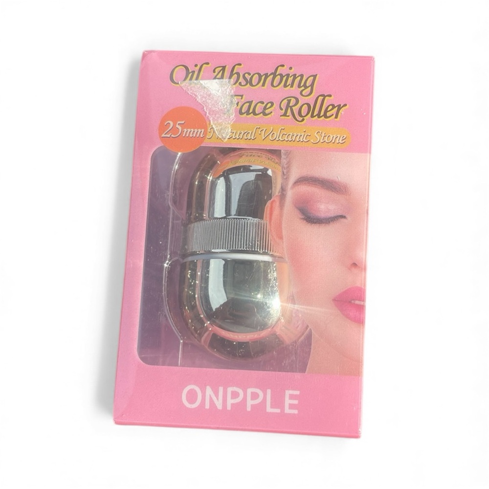 Korean Beauty Oil-Absorbing Volcanic Face Roller - Picture 2 of 8